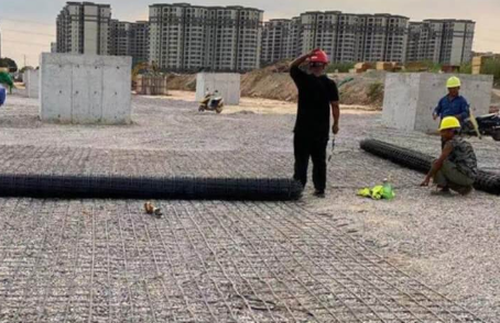 宁夏土工格栅铺设前地基要怎么处理？